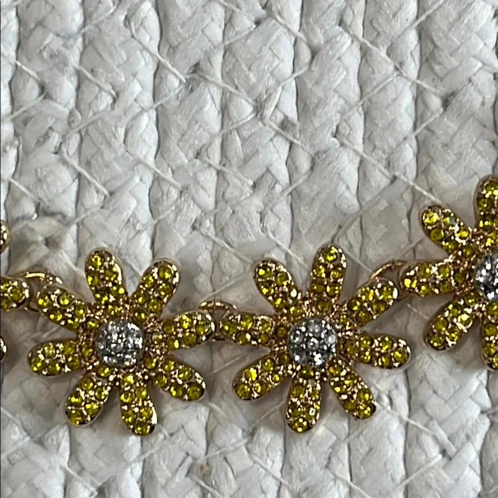 Betsey Johnson Adjustable Pavé Yellow Daisy Frontal Necklace NWT - Picture 4 of 9